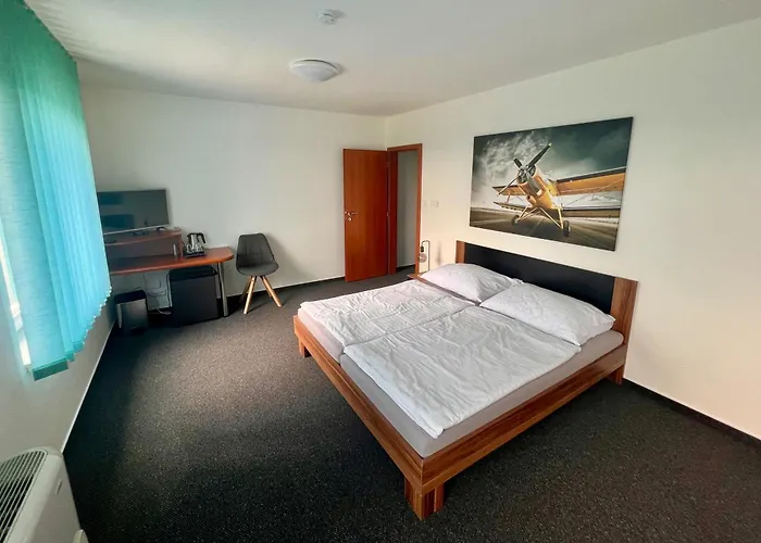 Hotel Cavok Letiste Pribram