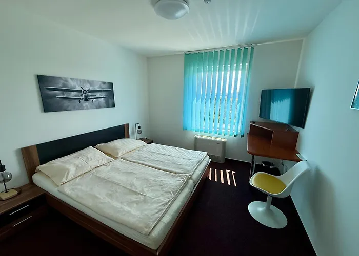 Hotel Cavok Letiste Pribram 3*