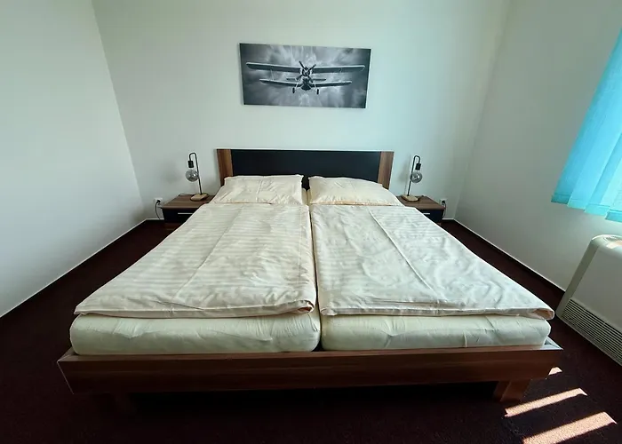 Cavok Letiste Pribram 酒店 Drasov